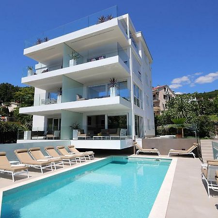 Stylish Apartment 100 M From The Beach Opatija Exterior foto