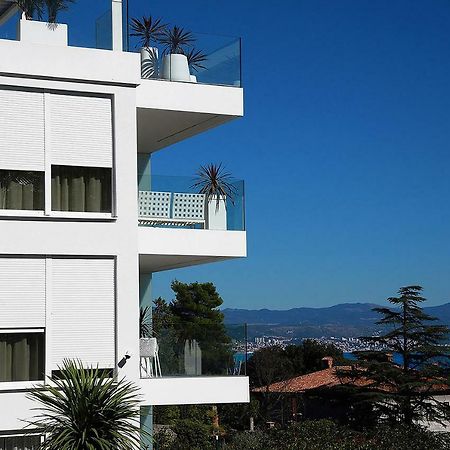 Stylish Apartment 100 M From The Beach Opatija Exterior foto