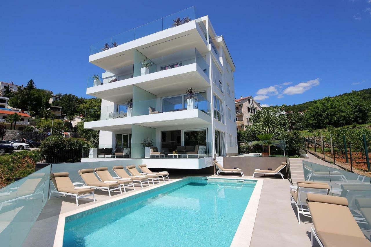 Stylish Apartment 100 M From The Beach Opatija Exterior foto