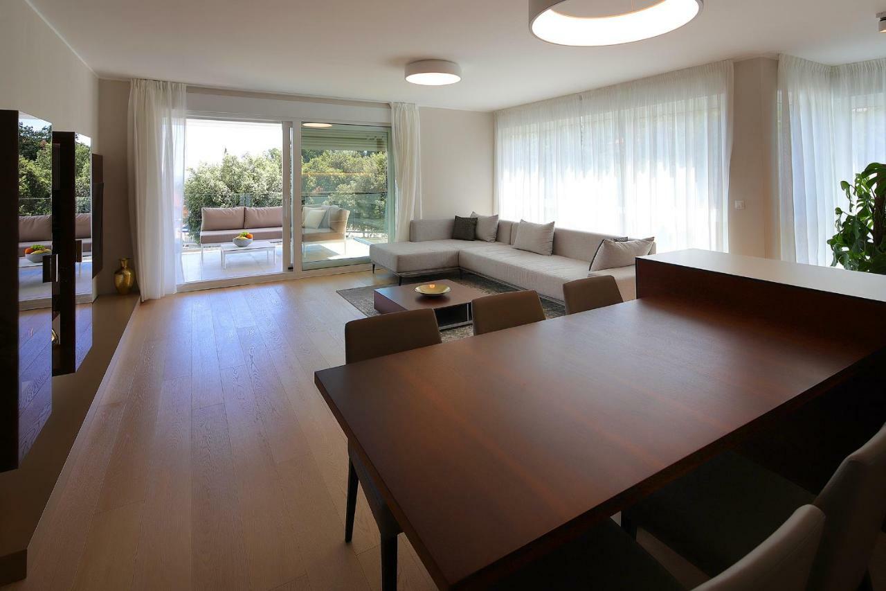 Stylish Apartment 100 M From The Beach Opatija Exterior foto