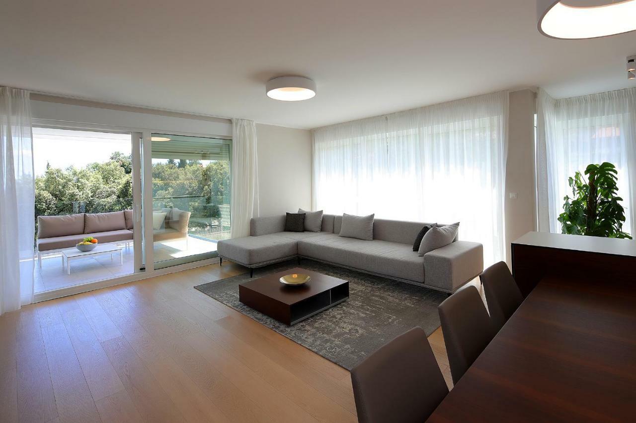 Stylish Apartment 100 M From The Beach Opatija Exterior foto