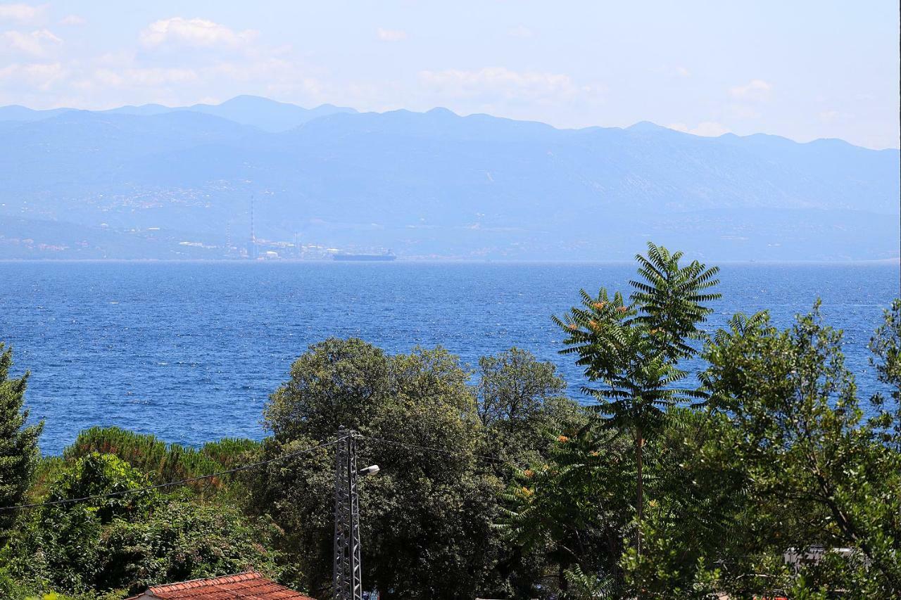 Stylish Apartment 100 M From The Beach Opatija Exterior foto